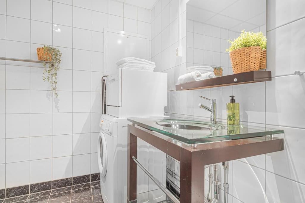 Ocean-View Haven: Take A Swim From Your Window! Bergen Extérieur photo